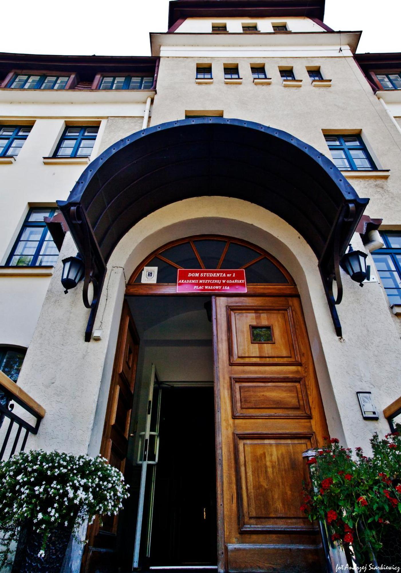 Ds Cztery Pory Roku Hostel Gdańsk Kültér fotó